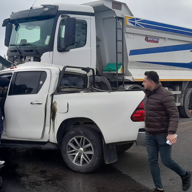 Tokat'ta kamyonet, kamyonla çarpıştı; 1 ölü, 2 yaralı