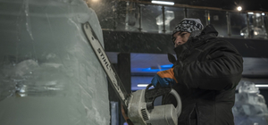 Türk kültüründe öne çıkan karakter ve malzemeleri buza işlediler