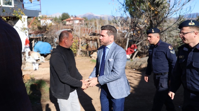 Tavas Belediyesinden yangında evleri kül olan aileye konteyner ev desteği