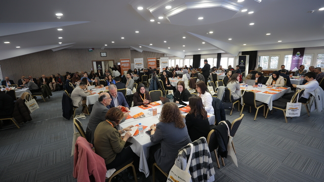 İnegöl'de düzenlenen çalıştayla, afetlerde çocuğu önceleyen yaklaşımlar ele alındı