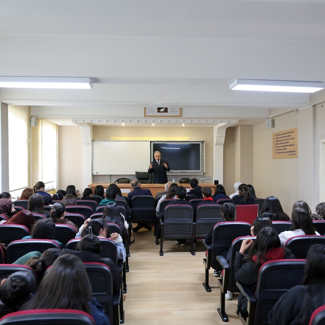 Başkan Yalçın gençlerle buluştu