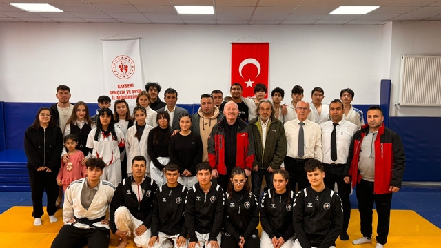 Kayseri'de Jujitsu sporcuları 2026 startını verdi