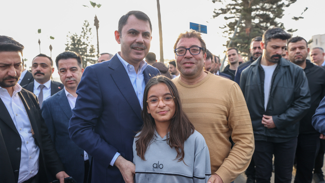 Bakan Kurum, Hatay'da, 455 bininci afet konutu teslimi öncesi incelemelerde bulundu