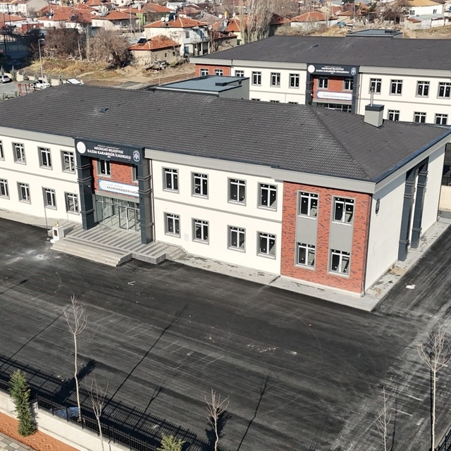 Melikgazi Belediyesi, 3 mahalleye birden hizmet edecek okullarda sona geldi