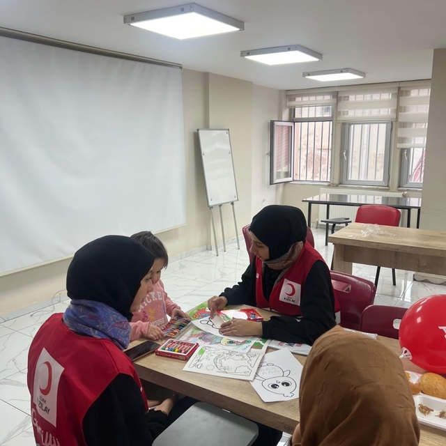 Kızılay, Diyarbakır'da otizmli çocukları ve ailelerini ağırladı