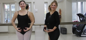 İçlerindeki bale tutkusunu yıllar sonra ortaya çıkardılar
'Hayallerin yaşı yok' diyerek çocukluk hayallerine adım attılar, çevrelerine ilham oldular