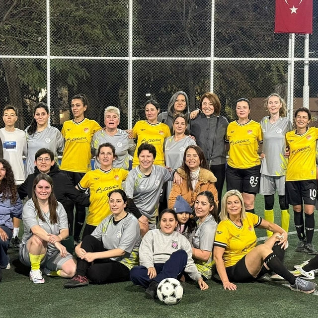 Kadın futbolunda dostluk buluşması