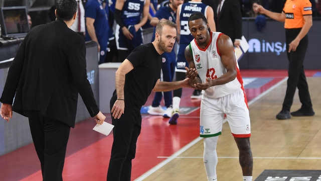 Karşıyaka potada salladı yıkamadı