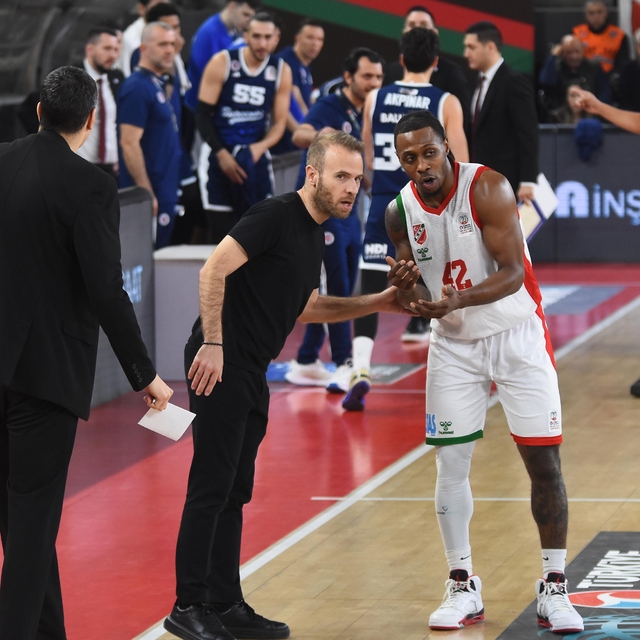 Karşıyaka potada salladı yıkamadı