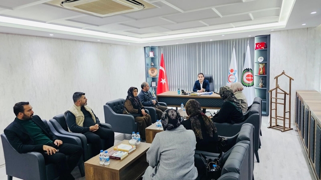 Aküzüm, kadın çalışanları ağırladı