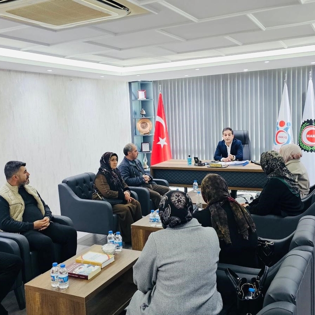 Aküzüm, kadın çalışanları ağırladı