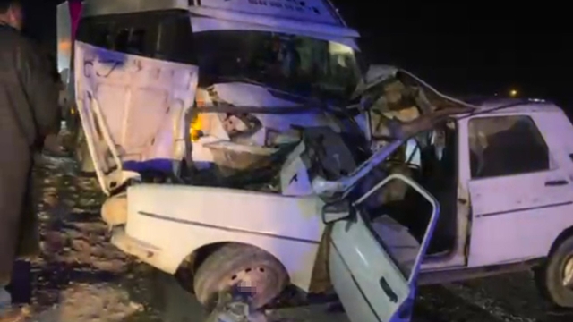 Şanlıurfa'da minibüs ile otomobil çarpıştı:1 ölü