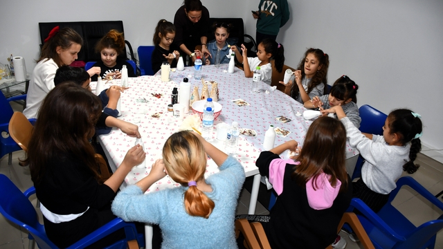 Bilecik'te atıklar çocukların elinde sanat eserine dönüşüyor