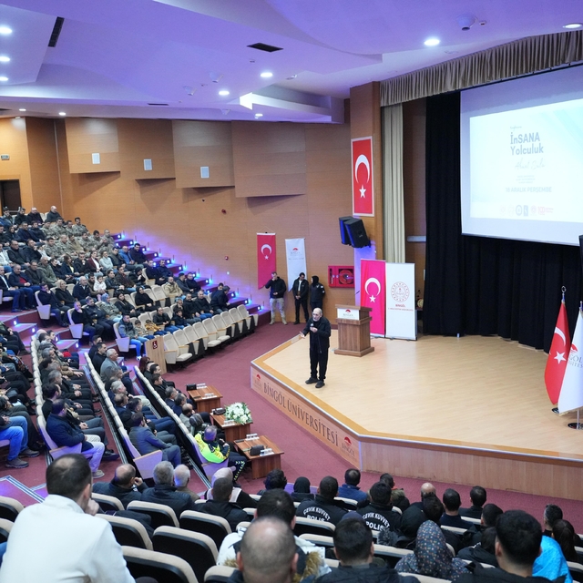 Bingöl'de gençlere ve ailelere yönelik farkındalık konferansları düzenlendi