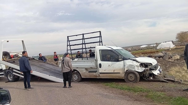 Diyarbakır'da pikap şarampole uçtu: 1 yaralı