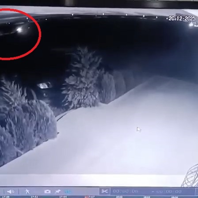 TIR'ın bariyerlere çarptığı kaza kamerada