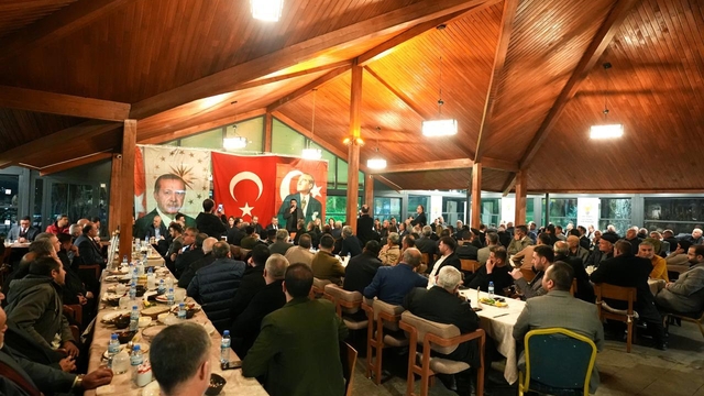 Belediye Başkanı Yılmaz, partisinin Şehitkamil ilçe teşkilatıyla bir araya geldi