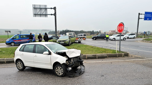 Edirne'de otomobiller çarpıştı; 7 yaralı
