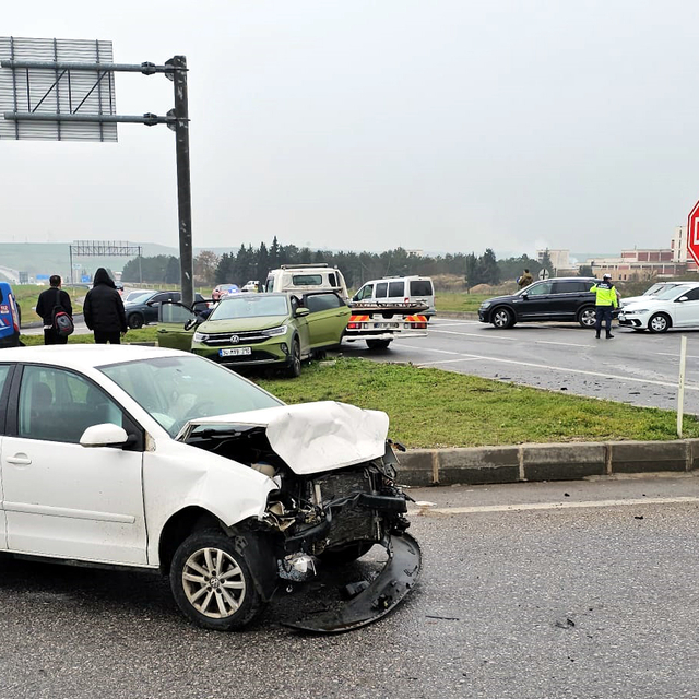 Edirne'de otomobiller çarpıştı; 7 yaralı