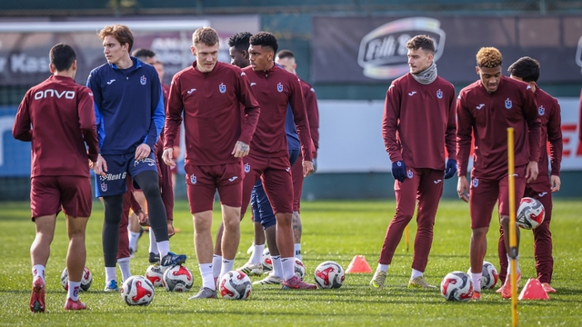 Trabzonspor, Gençlerbirliği maçı için Ankara'ya gitti