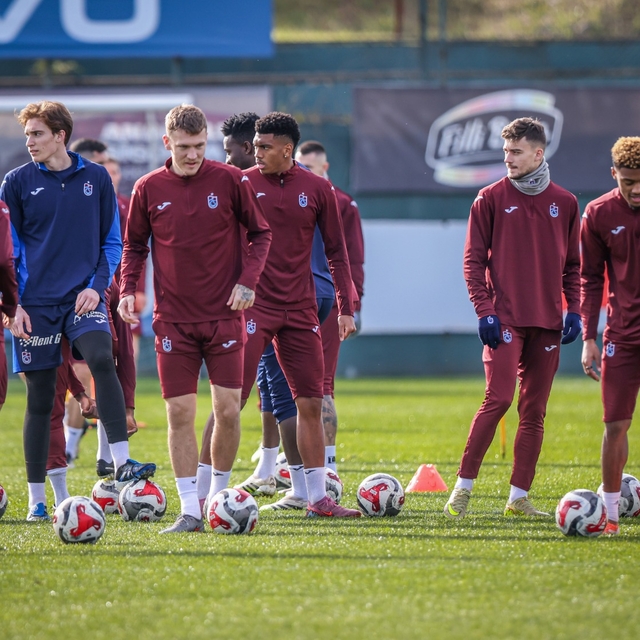 Trabzonspor, Gençlerbirliği maçı için Ankara'ya gitti