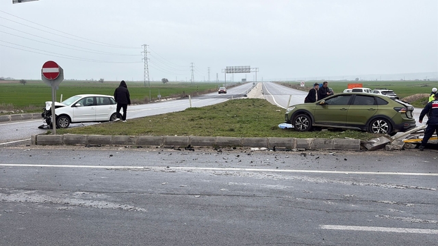 Edirne'de iki otomobilin çarpıştığı kazada 7 kişi yaralandı