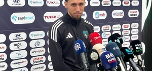 Darko Churlinov: "Son 2-3 maçta kendimi buldum"
Kocaelisporlu futbolcu Darko Churlinov:
"Maç maçtır. Herkes yüzde 100'ünü vermek zorunda"
Körfez ekibi, Erzurumspor maçının hazırlıklarına başladı