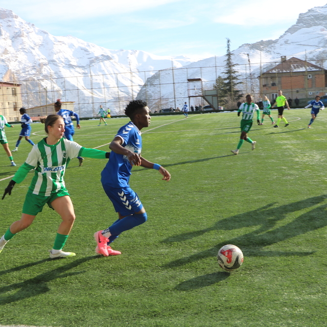 Hakkarigücü evinde berabere kaldı