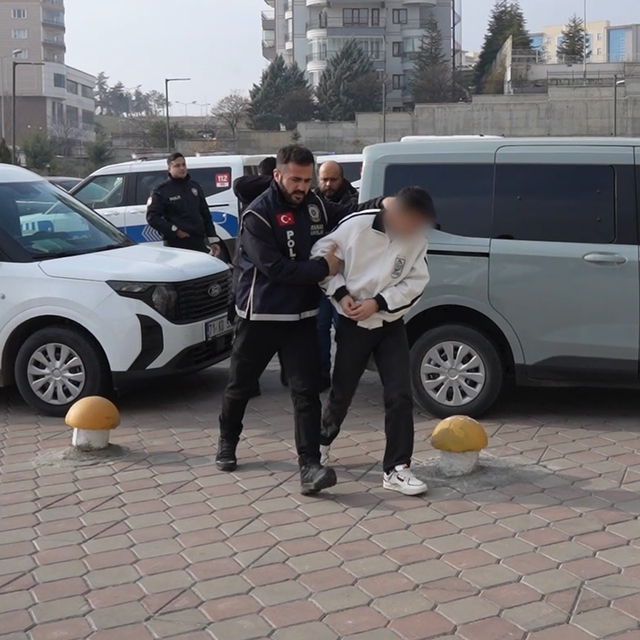 Darp, gasp, şantaj: Çıplak görüntüleri için 100 bin lira istediler