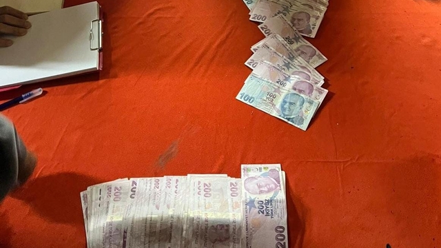 Bartın'da kumar baskını
Kumar oynayan 8 kişi suçüstü yakalandı