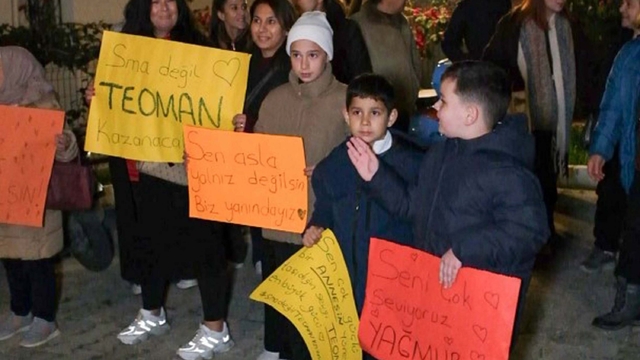 SMA'lı Teoman bebeğin annesine doğum günü sürprizi