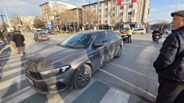 Kütahya'da otomobil ile motosiklet çarpıştı: 1 yaralı