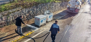 Başiskele'de cadde ve sokaklarda temizlik çalışması yürütülüyor