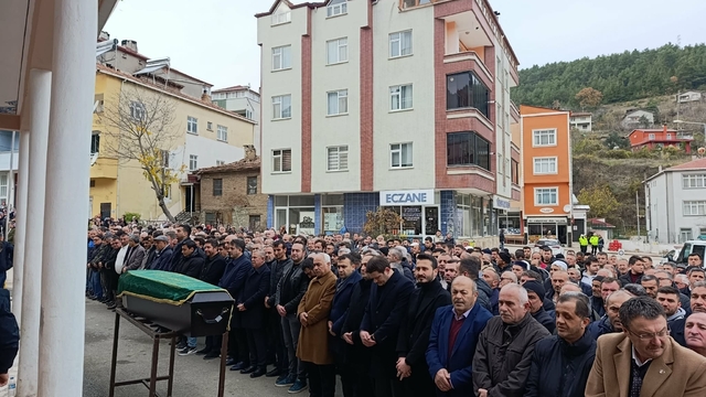 Dikmen Belediye Başkanı Adnan Acar'ın babası Bayram Acar son yolculuğuna uğurlandı