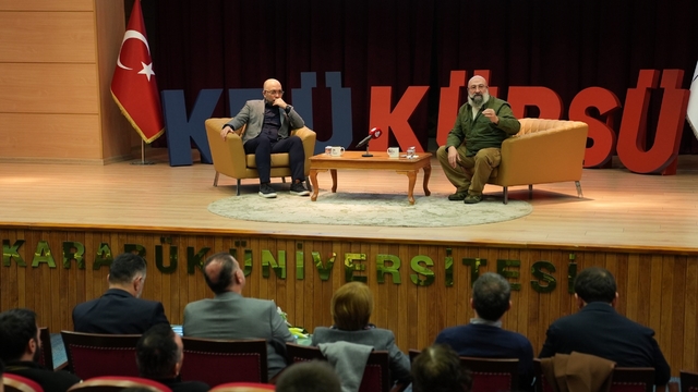 KBÜ'de Ömer Özkök ve Hikmet Genç öğrencilerle bir araya geldi