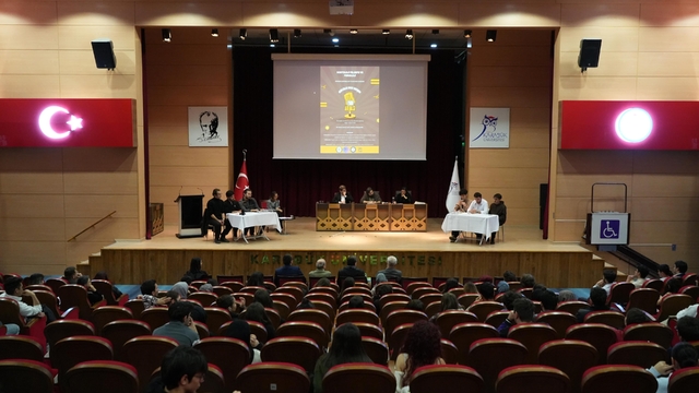 KBÜ'de sosyal bilimler öğrencileri Zihin Arenası'nda buluştu