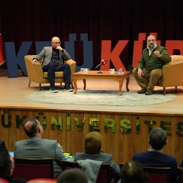 KBÜ'de Ömer Özkök ve Hikmet Genç öğrencilerle bir araya geldi