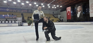 7 kez üst üste Türkiye şampiyonu olmuştu, bugün sporu bıraktı
Burak Demirboğa: "Başardıklarım için mutluyum"
Milli sporcu Burak Demirboğa:
"Geçmişe bakınca pişman olmayacağım"
Şampiyon patenci buza, alkışlar arasında veda etti