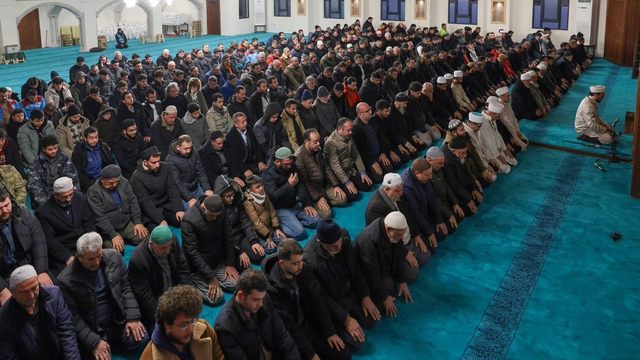 Erzincan'da Üç Aylar başlangıcında Terzibaba Külliyesi'nde sabah namazı programı düzenlendi