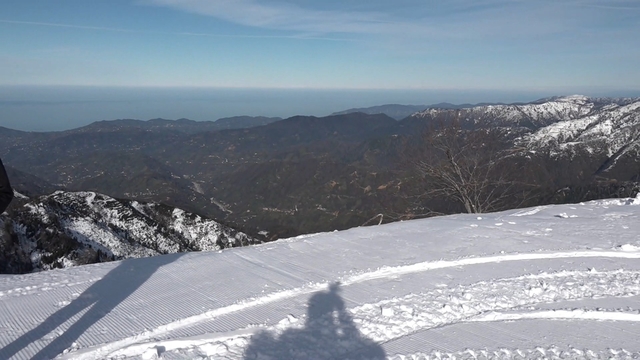 Rize'nin denizi gören zirvesinde kar keyfi
Handüzü Yaylası, kurulan yeni kayak pisti ile kış sporları ve eğlencenin yeni adresi oldu