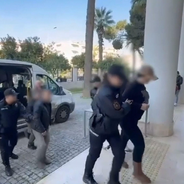 İzmir'de uyuşturucu operasyonuna 18 tutuklama