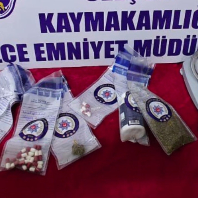 İzmir'de 3 aylık takiple yakalanan 18 zehir taciri tutuklandı