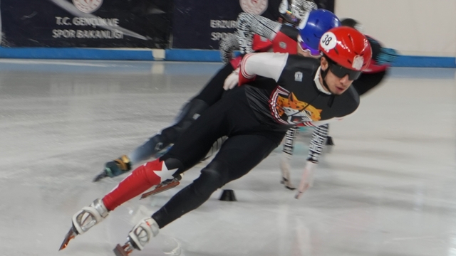 Furkan Akar ve Denis Örs'ün hedefi olimpiyat madalyası
25. Kış Olimpiyat Oyunları'nda Türkiye'yi sürat pateni branşında temsil edecekler