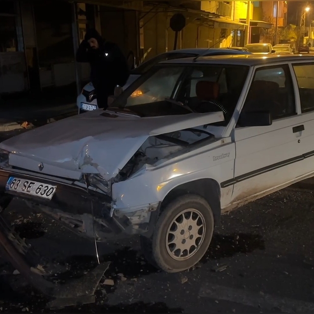 Şanlıurfa'da otomobiller çarpıştı