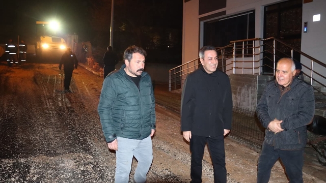 Sungurlu'da sıcak asfalt mesaisi gece-gündüz devam ediyor