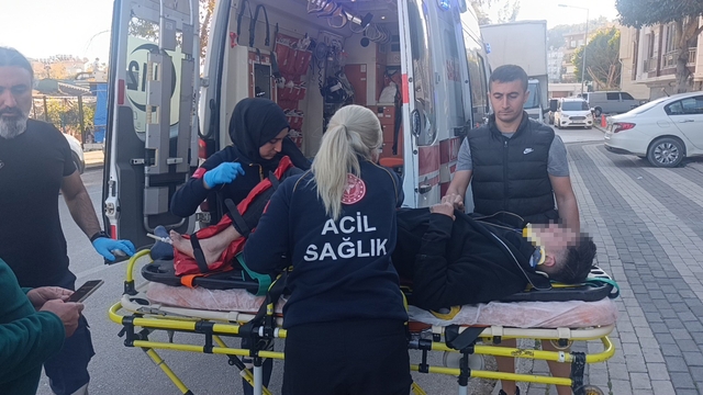Antalya'da 'U' dönüşü yapan otomobille motosiklet çarpıştı: 1 yaralı
Plakası koltuğun altından çıkan ehliyetsiz motosikletliye 34 bin 418 TL ceza kesildi