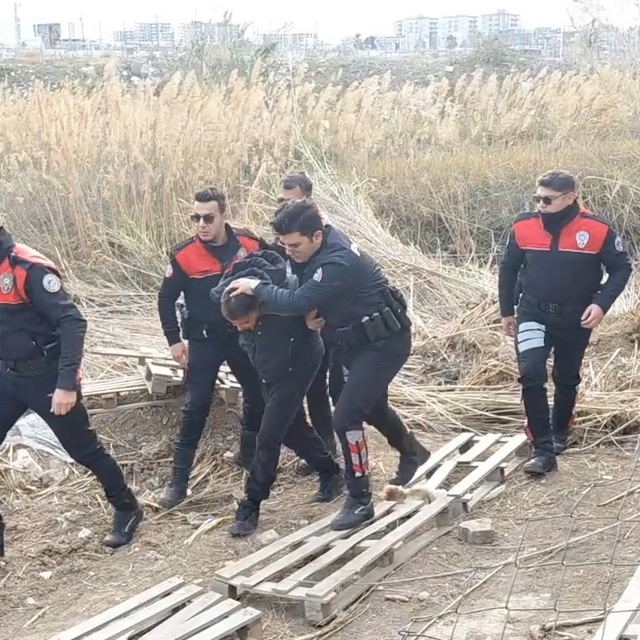 Aranan hükümlü sazlıkta yakalandı