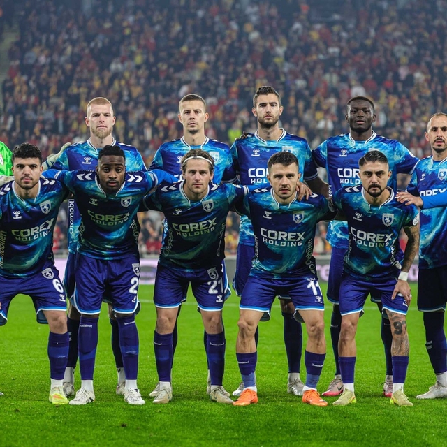 Samsunspor'un galibiyet hasreti 8 maça çıktı
Son 5 maçını kaybeden Samsunsp...