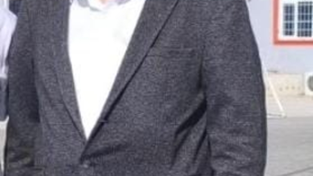 Ortaokul öğrencisi, okul müdürünü tüfekle vurdu