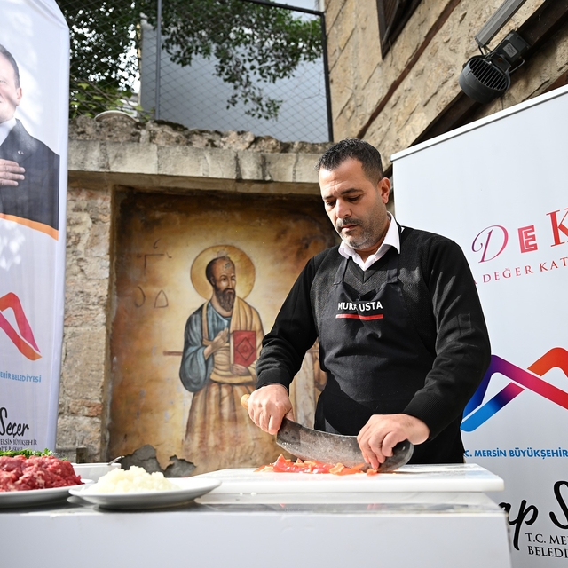 Tarsus'un yöresel lezzetleri kayıt altına alınıyor